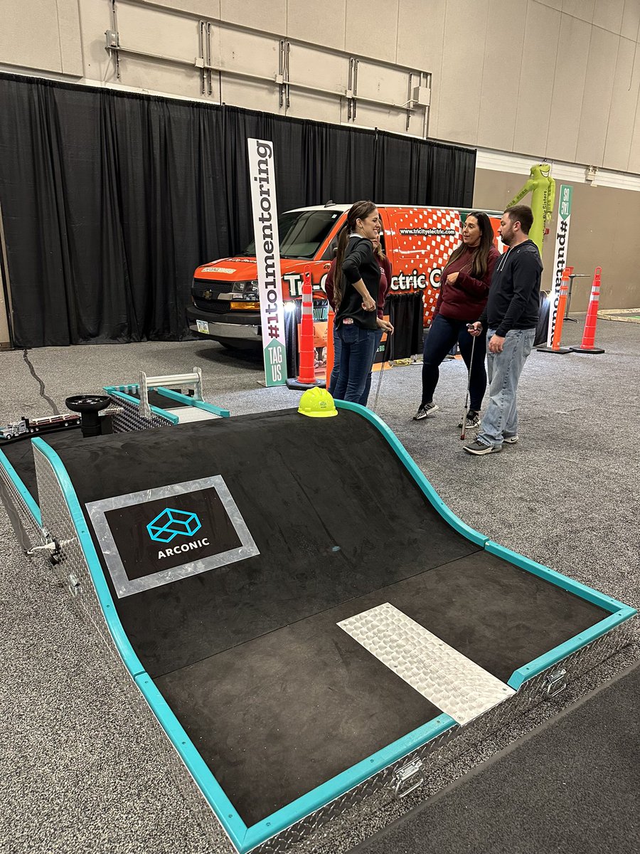jriches1's tweet photo. The Davenport Works #Arconic Lead Team and our ERG’s were happy to support the Big Brothers Big Sisters annual putt-a-round this week. Our new putt putt hole was a highlight and voted “most fun” https://t.co/CCTF7UelEa