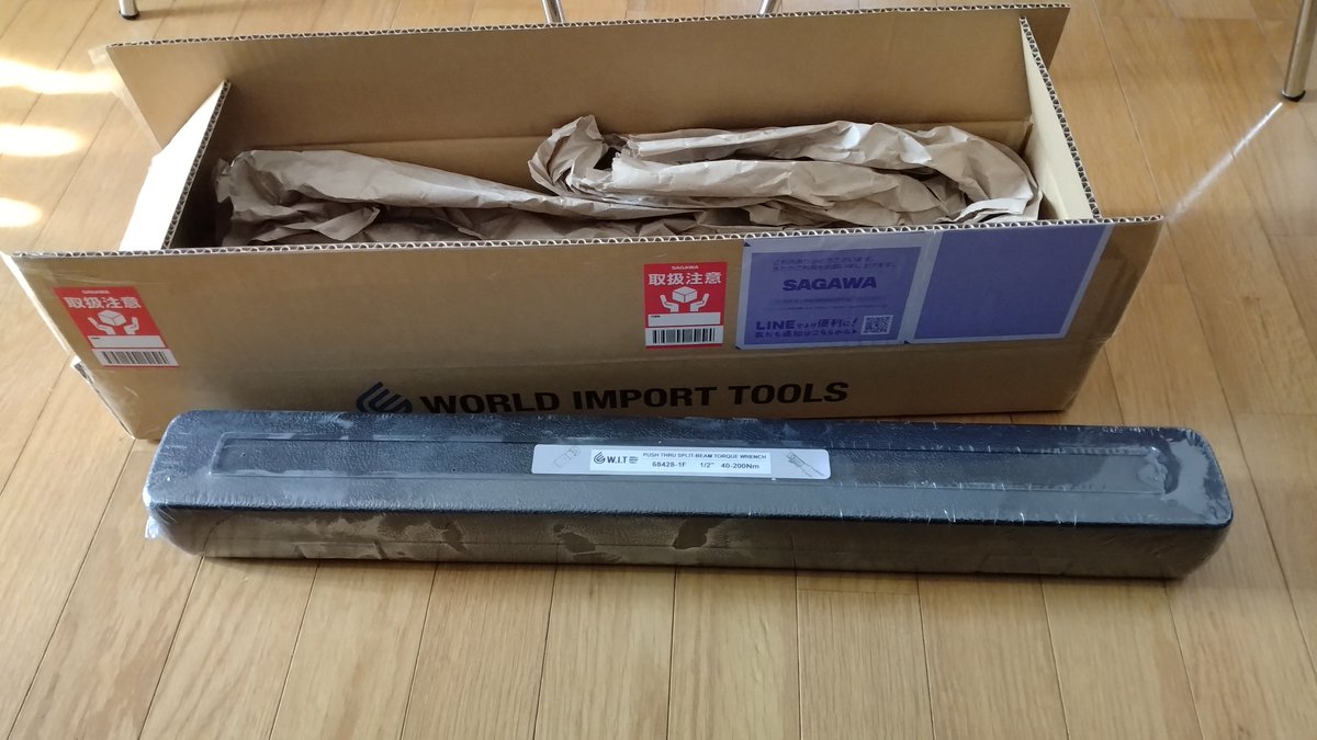 mukkey03's tweet photo. W.I.Tから届いた〜。
来週会社に持っていこ。
#ワールドインポートツールズ #トルクレンチ #worldimporttools https://t.co/8BDATUwkbl