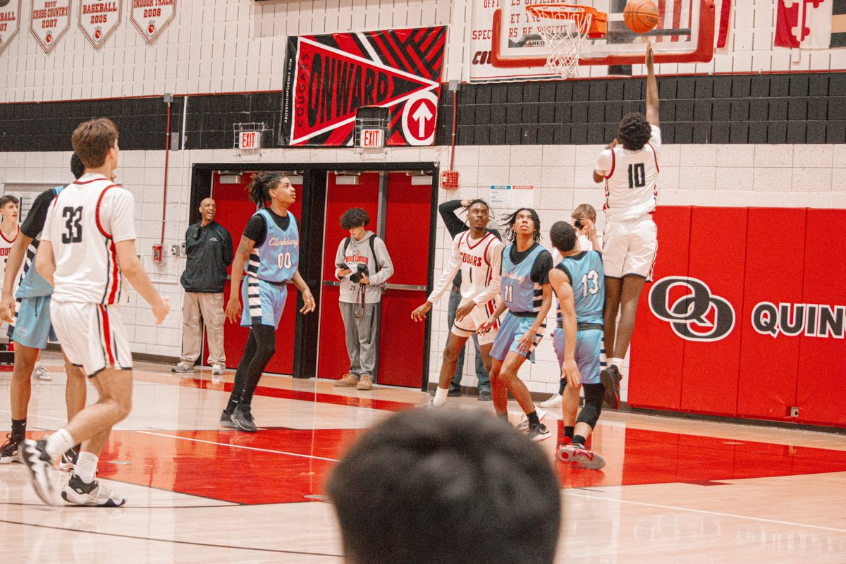 QOHoops's tweet image. BOOM 💥👊

QO - 79 | Clarksburg - 47

C. While - 15p/3r/2a
K. Bukula - 15p/3a
J. Teasley - 11p/7r/4a
K. Carter - 10p/4r/2a/2s