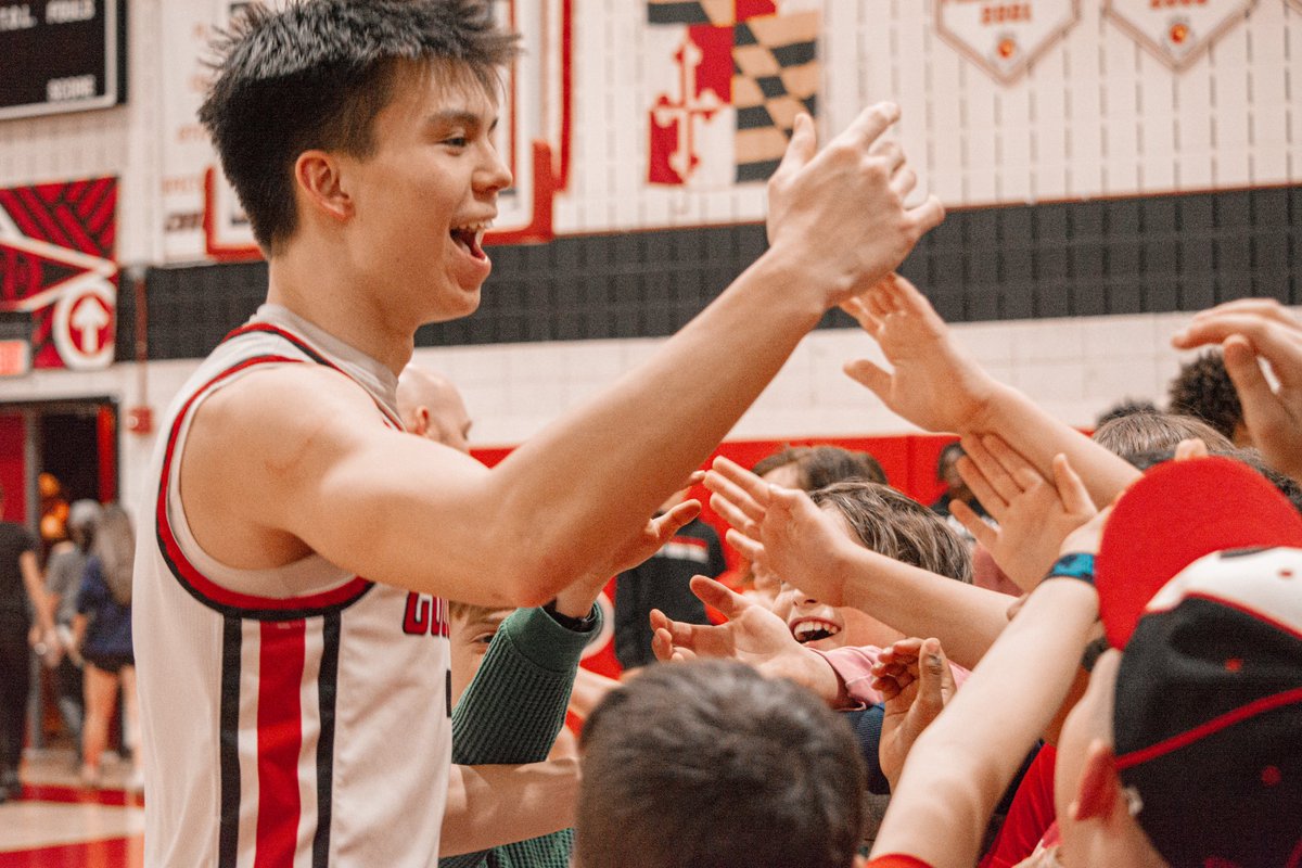 QOHoops's tweet image. BOOM 💥👊

QO - 79 | Clarksburg - 47

C. While - 15p/3r/2a
K. Bukula - 15p/3a
J. Teasley - 11p/7r/4a
K. Carter - 10p/4r/2a/2s