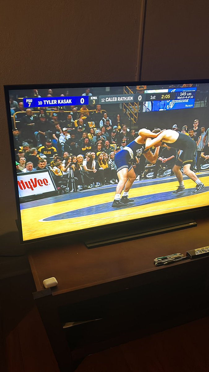 mage1819's tweet photo. @pennstateWREST let’s get that W #fridaynightwrestling @B1GWrestling https://t.co/GYyaaoCWnB