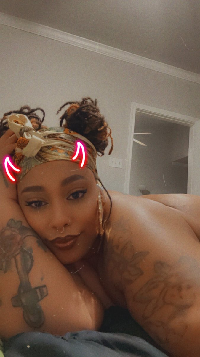 unicorn_chunky's tweet photo. 😈 Snap friends?? https://t.co/o09bXJdKsK