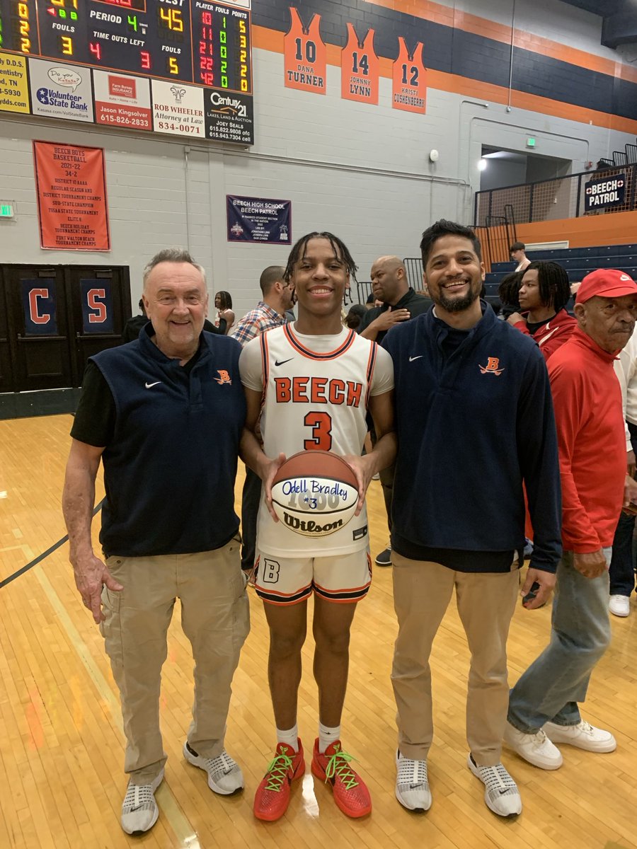 KennethPowell14's tweet photo. Odell Bradley joins the Beech High1000 Point club with game leading 22 pts. vs Mt. Juliet. https://t.co/4K9vbVwIcH
