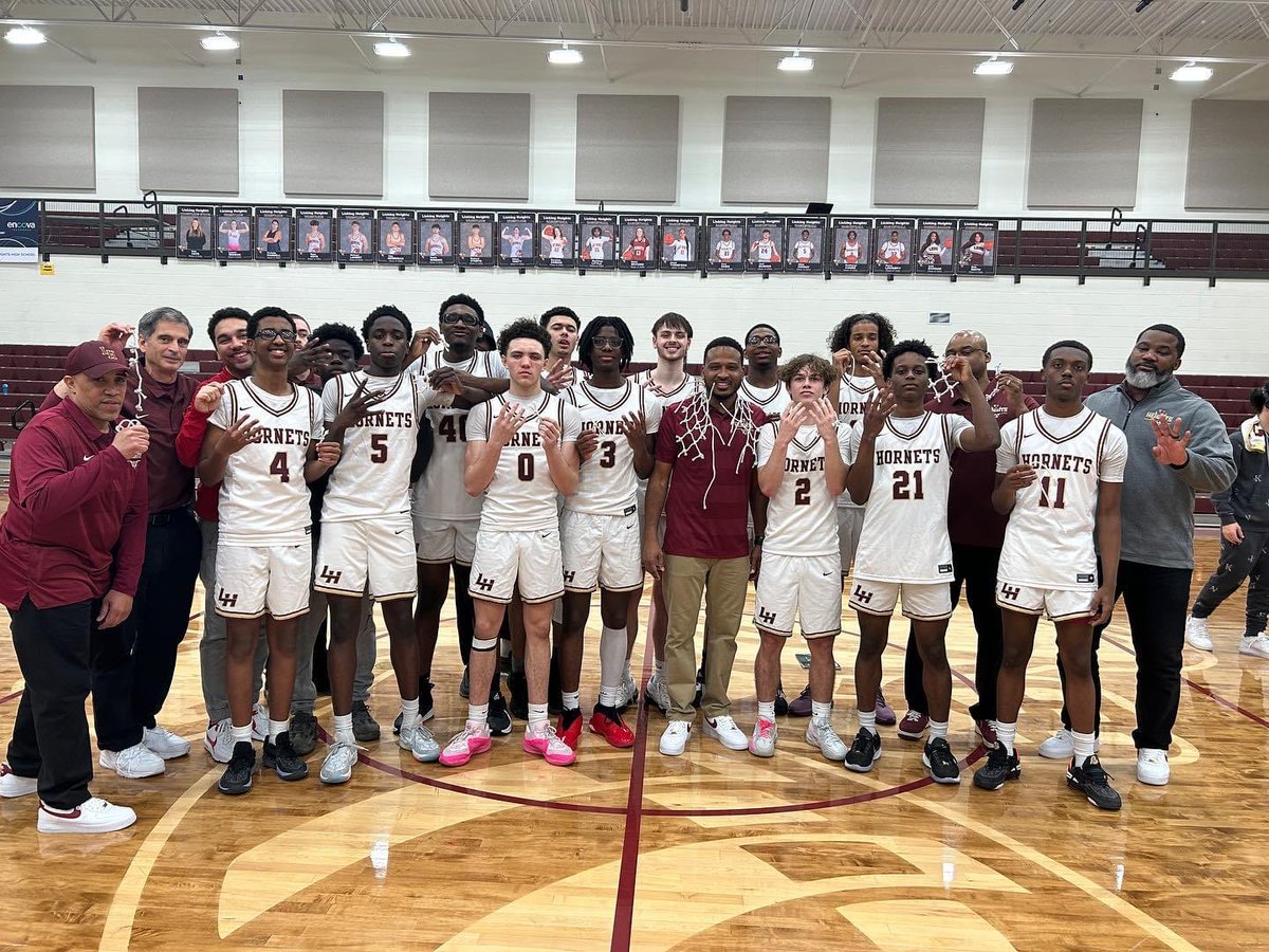 Big ups <a href="/LHLocalSchools/">Licking Heights</a>  🏀 4 in a row !! 🔥🔥#LCLchamps
