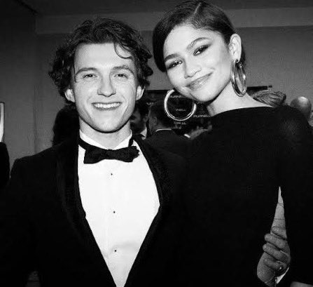 cherrydayas's tweet photo. telling my children they were the king and queen of england https://t.co/2CuDw1mb3L