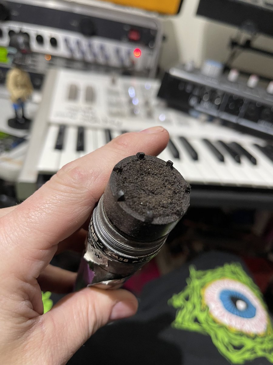 viktim's tweet photo. Digging my shit outta storage, and Goddamn my shit has lived a hard life. The virus and this mic are full of BLOOD. But wait, Whats cool is this sm58 ive had since 1996 , that is full of dried blood, STILL WORKS. Theres no crackle no nothing. Hey @shure , good job. https://t.co/RwCBEGsKXH