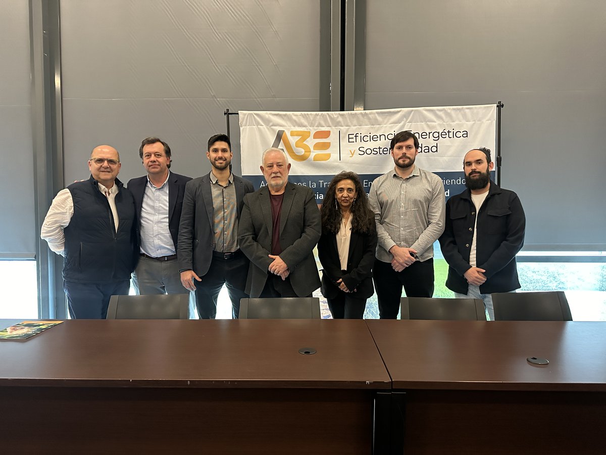 somosa3e's tweet photo. Compartimos los detalles de nuestra jornada sobre Comunidades energéticas en
@FeriaGenera con la participación de 6 expertos ¡Síguenos! 
https://t.co/YzvC8mcrwm
#eficienciaenergética #genera24 #comunidadesenergéticas https://t.co/EXGMkXU0L3