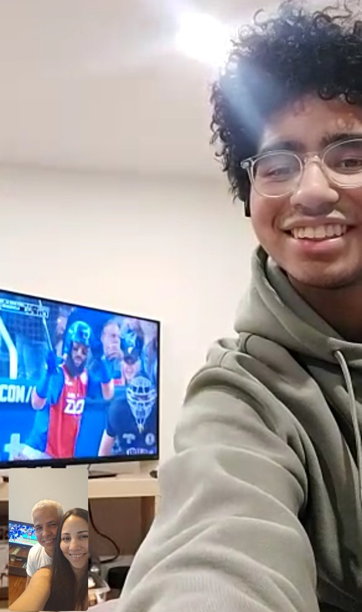 Dexter_76's tweet photo. #Connecticut Samu y #BuenosAires @Jesikg Mirando la final de la #SerieDelCaribe2024 por @DeportivasVV #atrapalaemoción https://t.co/14geViXZyQ