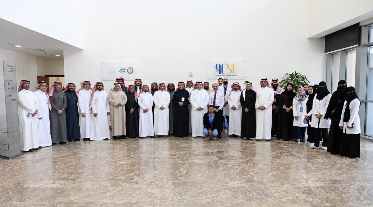 Albekairy_AM's tweet image. كما زار أصحاب السعادة العمداء مركز الرياض للمحاكاة وتنمية المهارات السريرية #RCSC في رحاب الجامعة ، واطلعوا على أحدث التقنيات الحديثة في مهارات التعليم الطبي . 
#كاساو 
 #مجلس_عمداء_كليات_الصيدلة