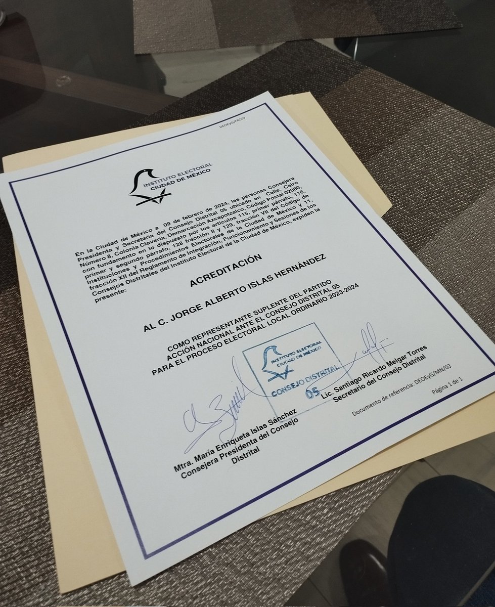 JorgeIslasH's tweet photo. El día de hoy acudí ante el Consejo Distrital 5 del @iecm por mi acreditación como representante del @PAN_CDMX será un gusto representar a mi partido una vez más. #SiHayDeOtra https://t.co/uwgjUsf9qU