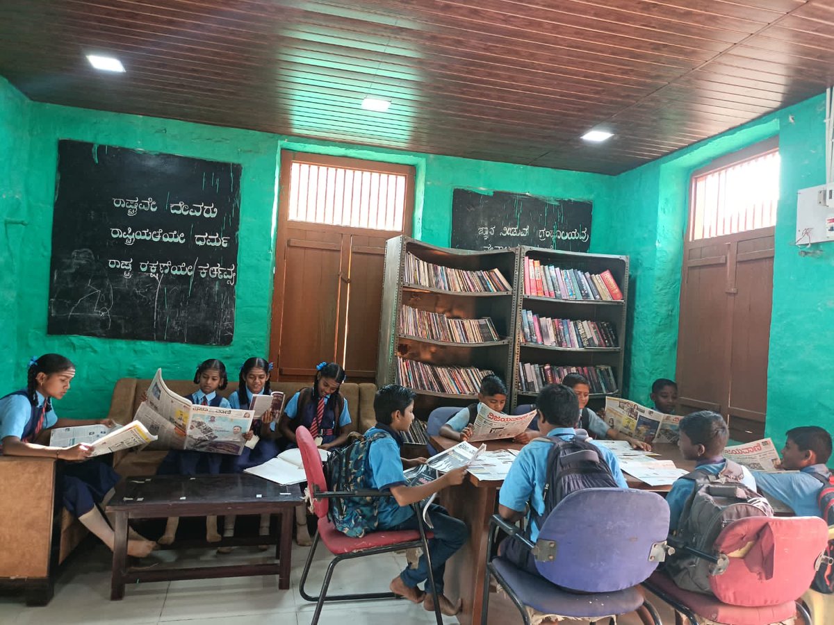 readingkafka's tweet photo. Newspaper reading at this rural public library in Belagavi. 

#stayinformed #kidsinlibraries #printmedia https://t.co/qjDEVjkWMF