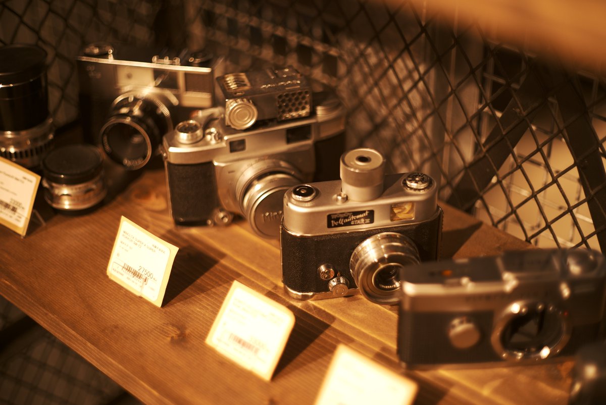 sanpoucamera's tweet image. 先日は急遽
2nd BASE に応援に行ってきました～(´▽｀*)！
相変わらずオシャレですね～(´▽｀*)
ちょっとだけ店内を撮ってきました～(´▽｀*)！
(*'▽') 3連休中も営業中！
三宝共々宜しくお願い致します～m(_ _"m)
＃2ndBASE
 #応援