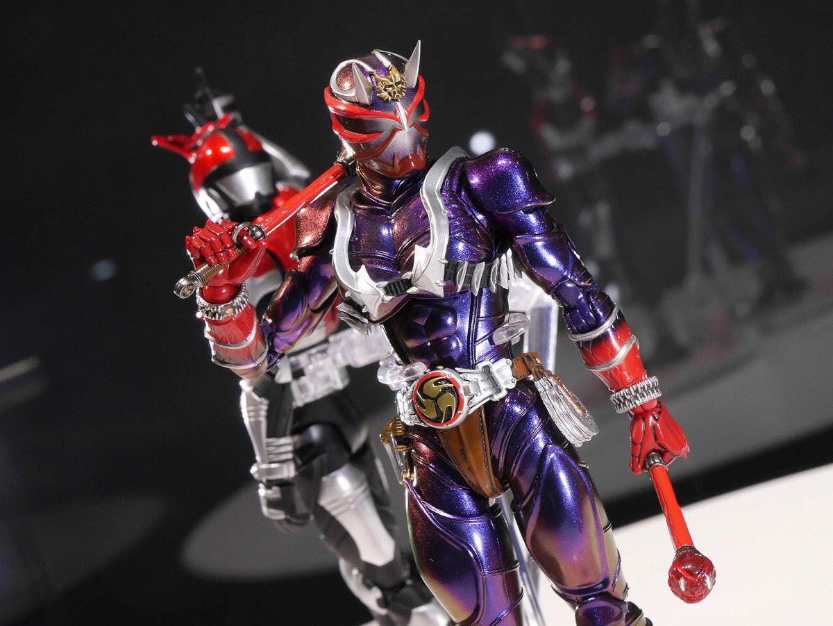 s.h.figuarts真骨頂10th 仮面ライダーカブト 響鬼 セット 真骨彫製法10周年記念展」開催記念商品として販売される仮面