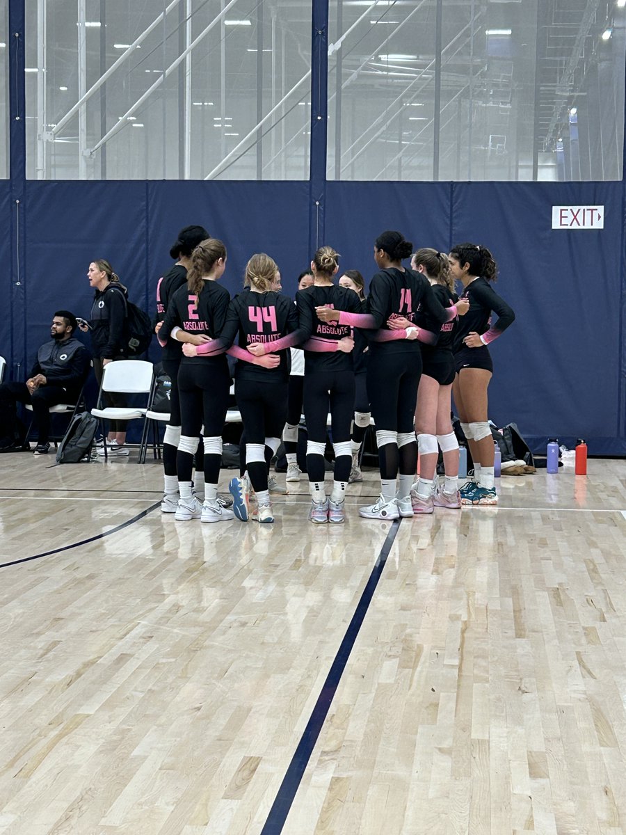 alanav_vb's tweet photo. Repost: @absolutevball 
Our 18s are all 🔥 📷Congratulations to Absolute 18 Black for taking the second seed in the Gold Bracket at NCVA Power League 2! We couldn’t be more proud of you 18 Black📷#WeAreAVC

#alanavillela #middleblocker https://t.co/auqDKYQFa9