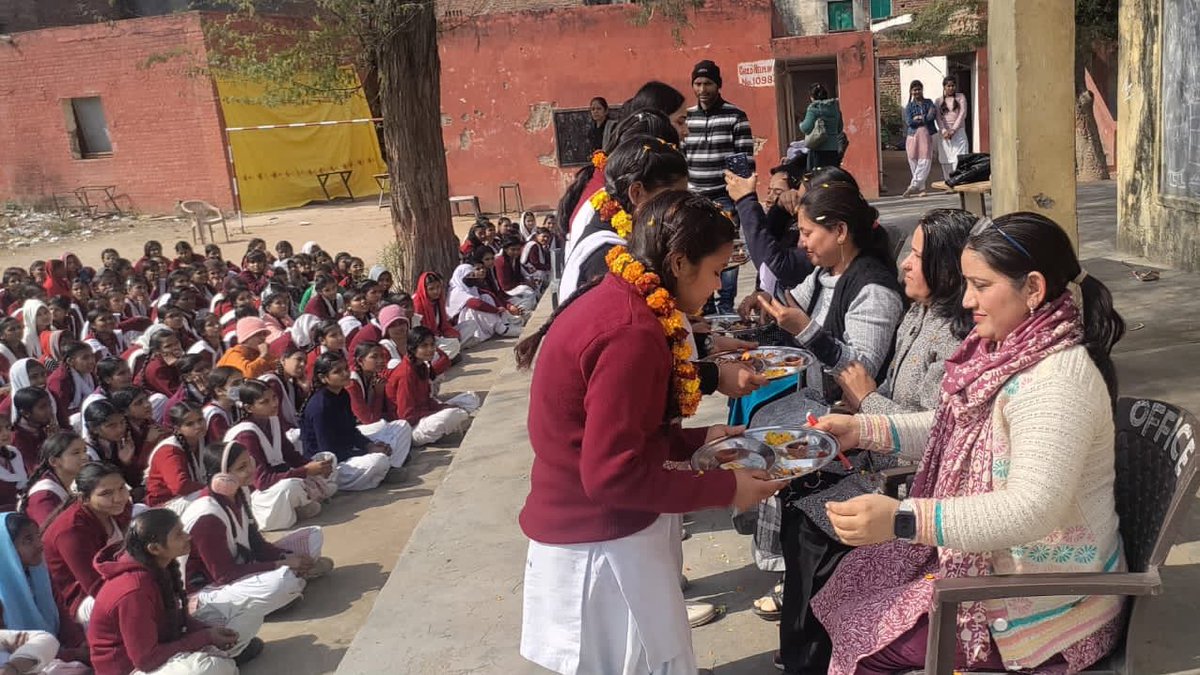 Bapujiashramfbd's tweet photo. No #ValentinesDay
No #RoseDay
No #ChocolateDay
No #ProposeDay 
We are
#WaitingForParentsWorshipDay 
(A Day for Unconditional Love
between Parent-Child Relationship)

Watch Some Glimpses of
Parents Worship Program
at Gov. GirlsModel Sr. Sec.
School, Old Faridabad
🙏🙏🙏🙏🙏🙏🙏🙏 https://t.co/zcJSuJD11L