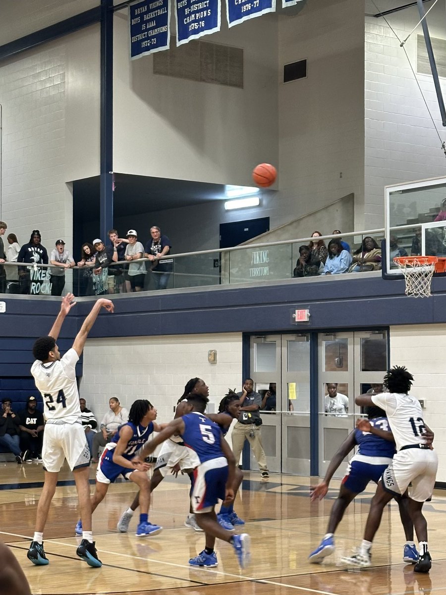 GCarrabineBryan's tweet photo. Heart, grit, senior night, & a W for the Bryan HS Basketball team! #FirstToLand #LastToLeave #Hoop π https://t.co/iXMJlR4zQO