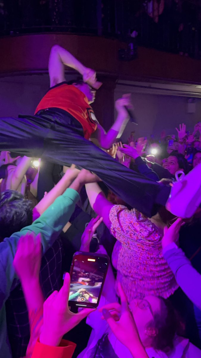 ayeohkristen's tweet photo. It’s the crowdsurfing for me @MAXMusic
#LoveInStereo https://t.co/LObMaAYiBz
