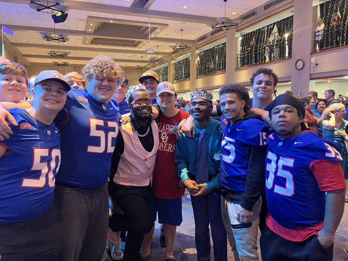 Thank you First Moore Baptist Church for letting our guys come out and participate in the Night to Shine event! Everyone had a great time!

#1lion🦁