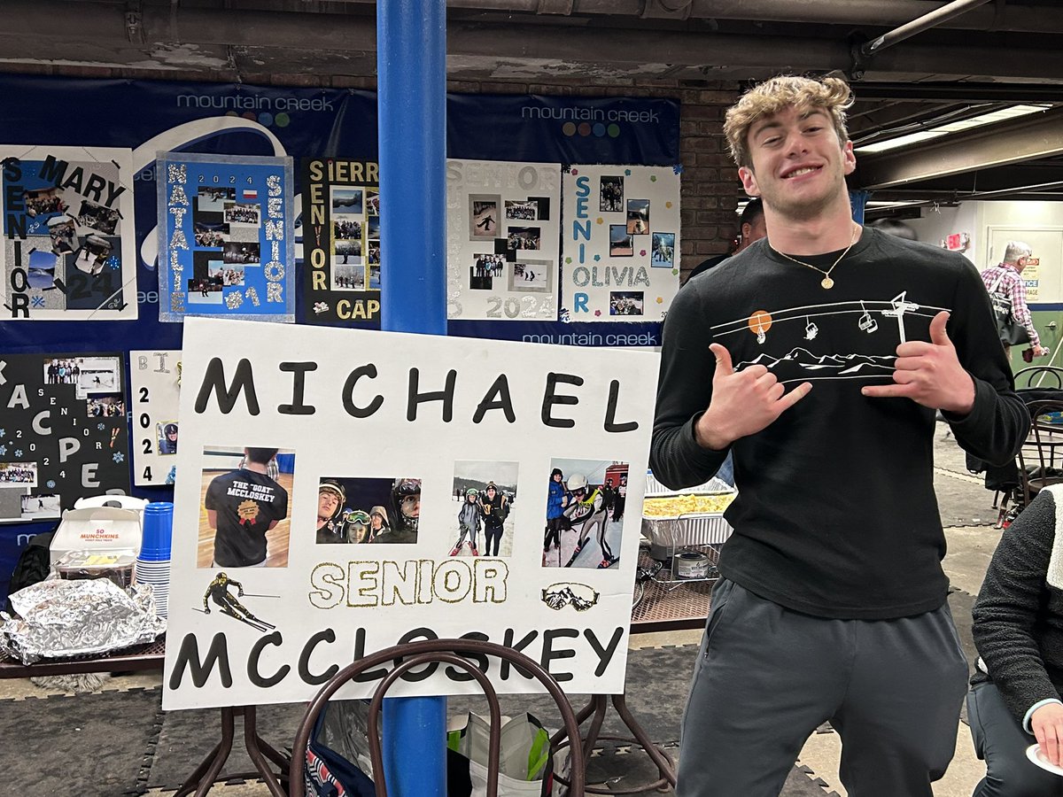 Celebrating our Senior and  Captain Michael McCloskey tonight!! Congratulations to the men’s varsity team for placing 5th overall and women’s varsity for placing in the top ten!! <a href="/WMAthleticDept/">WMAthletics</a>