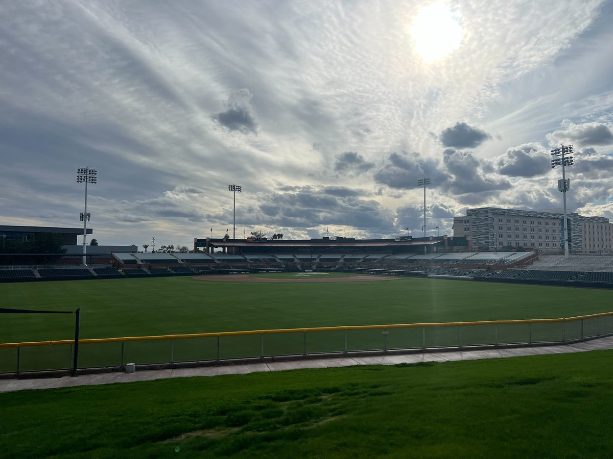 Giants Dugout Store tweet media