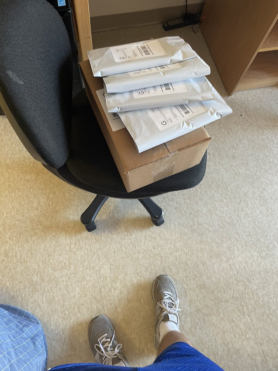 Day 4/30! 2K sales across 4 days!🔥 Some of my fast movers sold out I was happy to see consistent sales and get just up to 2k😁

Mentally was easier today as I got to relax from classes and not too many fbm shipments. 

Getting ready for this weekend…🔜 <a href="/Stove_AMZ/">Stove</a>  <a href="/flips4miles/">Miles</a>