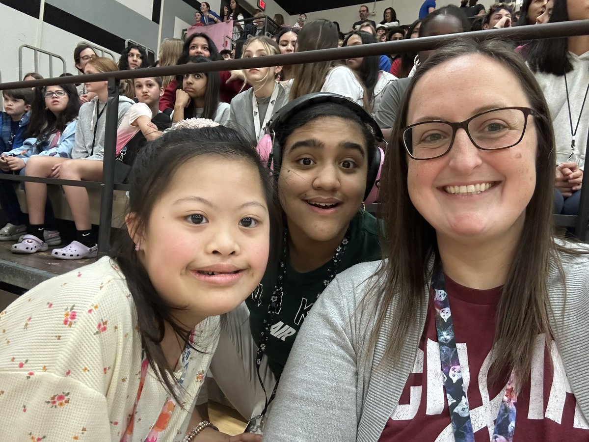 CTMSHatcher's tweet photo. Just some lovelies enjoying the valentine's day pep rally!! ♥️🎉🐺 @CTMSWolfWay @CTMS_Rise_Class https://t.co/NwadvrFrzi