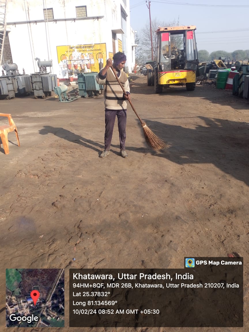 ErUSYADAV1's tweet photo. चित्रकूट कार्यशाला में साफ सफाई का कार्य सुबह-सुबह किया जा रहा है @MDDVVNL @Subhashsdouppcl @mduppcl @dvvnlchitrakoot @DvvnlDirectorT @ee_ewd @sumitku91593268 https://t.co/ryhlvE5KUi