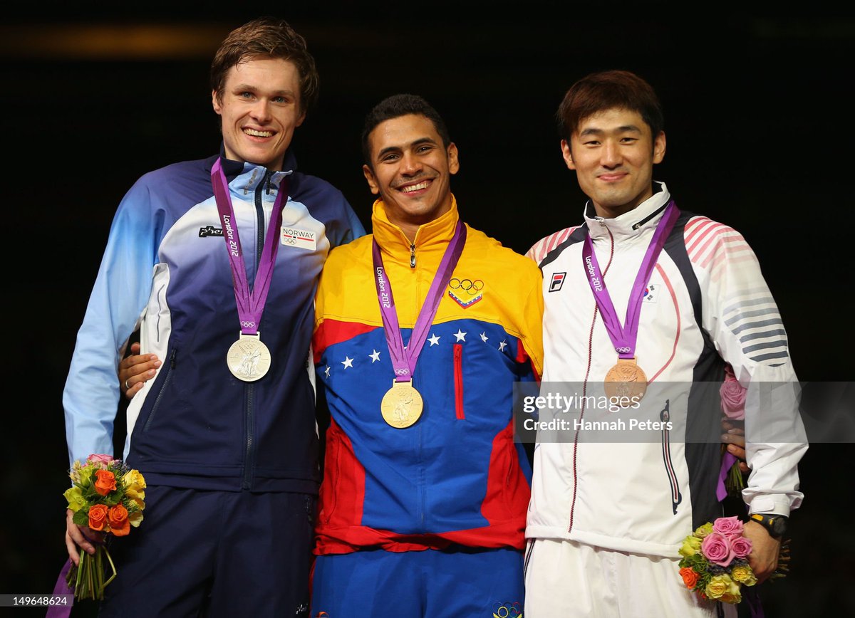 Rubén Limardo, Venezuela 🇻🇪.
Campeão Olímpico.
Esgrima. Espada individual, masculino.
Jogos Olímpicos, Londres 2012.
#rubénlimardo #venezuela #olympics #london2012 #leyenda #campeón #esgrima #fencing #oro #london #juegosolimpicos #ven #paris2024