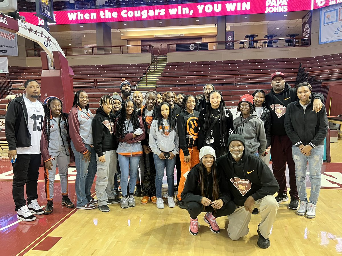 Bruinettes traveled to College of Charleston to support our former Bruinette D’mya Tucker @LadyAggieBall #TheSisterHood