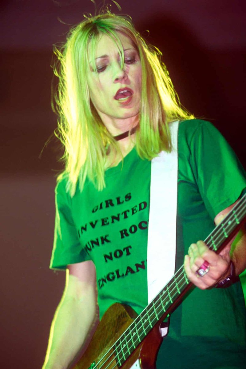 PunkRockStory's tweet photo. 28 years ago

"Girls Invented Punk Rock, Not England"

In February 1996 this fantastic photo was taken by Steven Sweet.

#punk #punks #punkrock #womenofpunk #kimgordon #history #punkrockhistoy https://t.co/FDswOU4Lf4