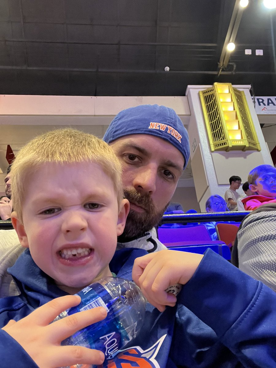 Will_Cutrone's tweet photo. First hoops game was a W through and through. https://t.co/gjkRQZvQbf