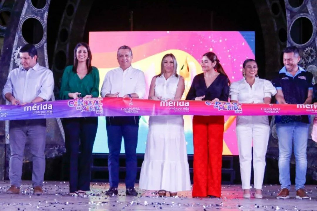 alexruzcastro's tweet photo. ¡Vengan a disfrutar del Carnaval más seguro de México! 🎭🎊
Junto con las familias yucatecas inauguramos las actividades de #CiudadCarnaval en el que tendremos eventos, desfiles y conciertos preparados para toda la familia hasta el 14 de febrero.
Les comparto la cartelera:
👉🏻 https://t.co/RK4PHMtvq6
#CarnavalMérida2024
#MéridaUnidaPorMás