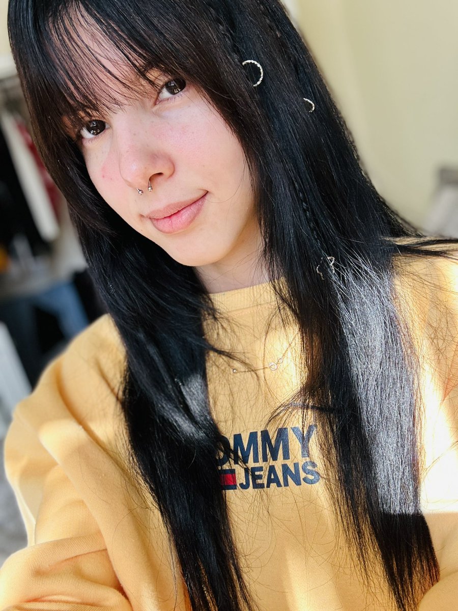 Liety0207's tweet photo. Yellow heart💛 https://t.co/MseydRMIve