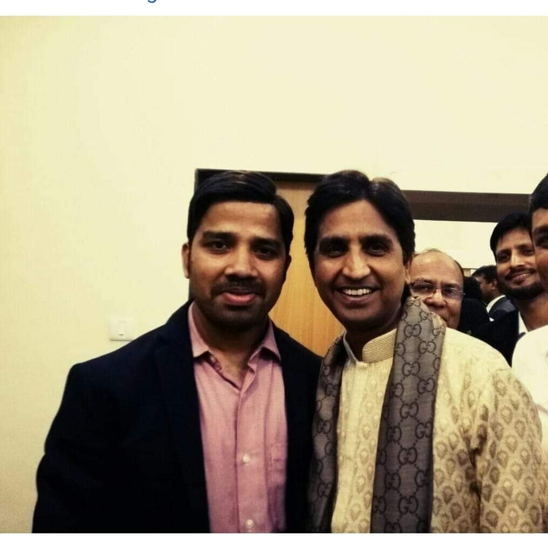 santush_sing's tweet photo. जन्मदिन की हार्दिक बधाई सर 

#drkumarvishwas https://t.co/RVjCjR1ZyA