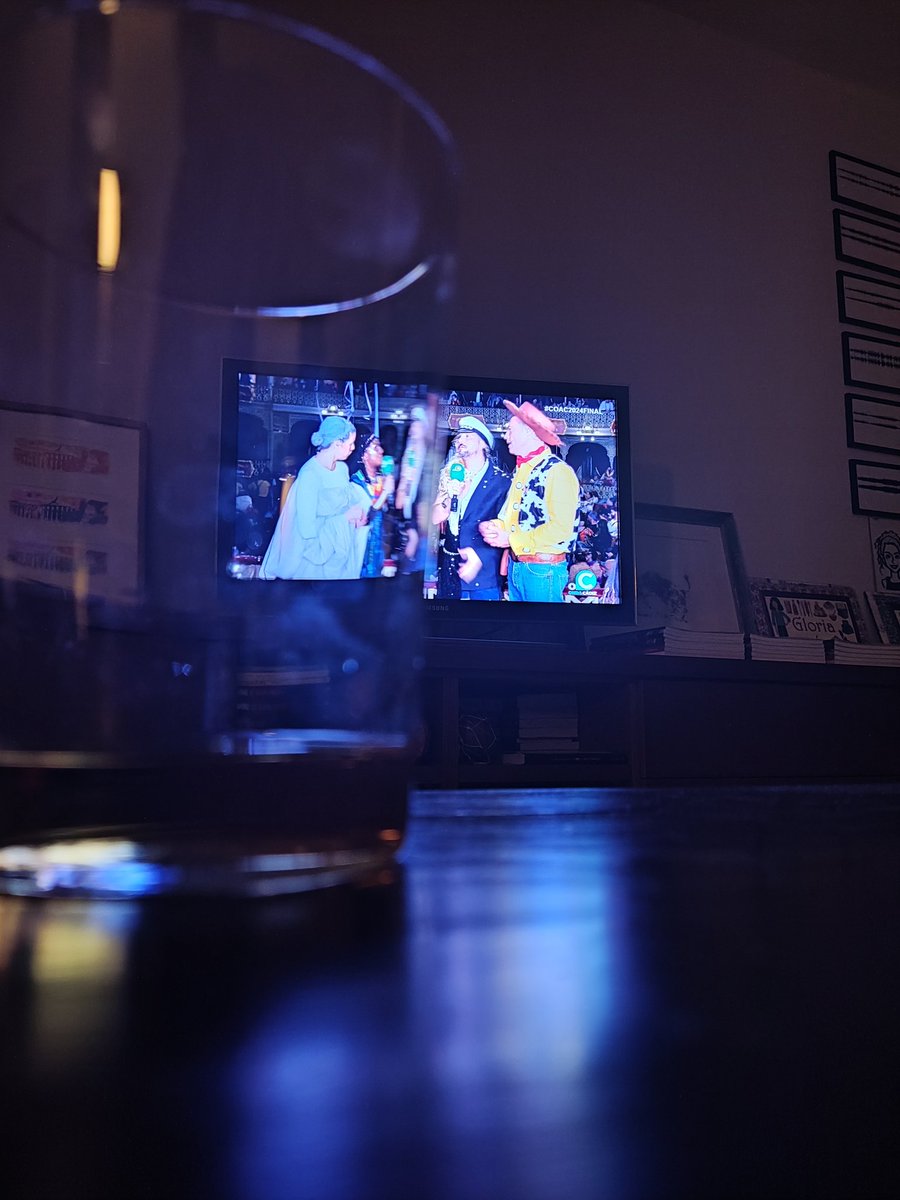 siembrapapas's tweet photo. Bueno, un dedito de ron pa ve si ayuda...
#COAC2024Final https://t.co/uEhkQCbV58