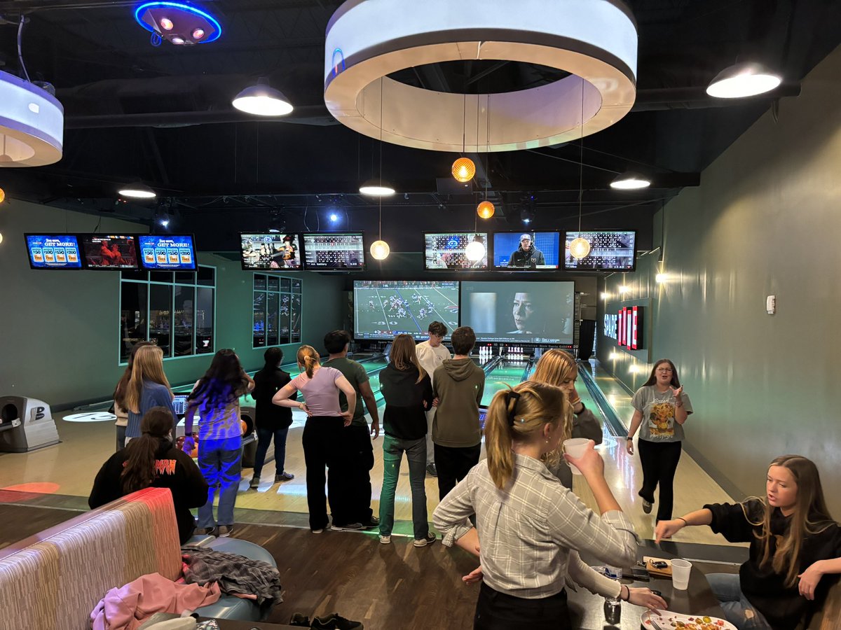 Lion Pride Bands tweet media