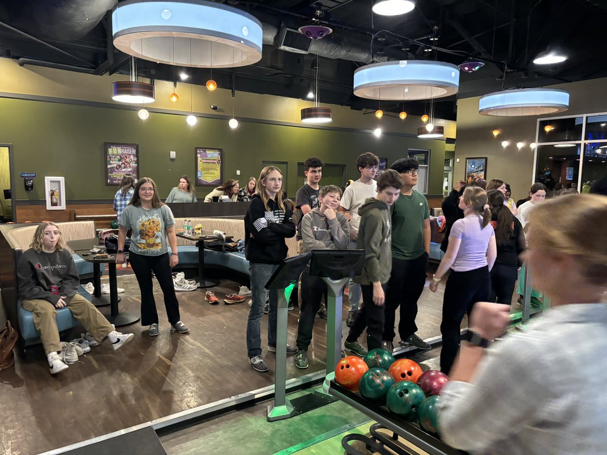 Lion Pride Bands tweet media