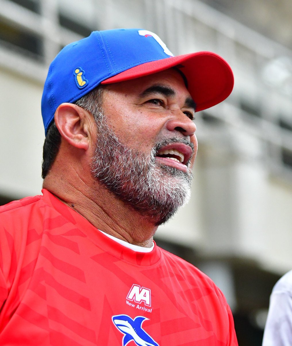 📌 ¿88 años sin ganar en MLB? ¡Listo!

📌 ¿38 años sin título en la LVBP? ¡Se acabó! 

📌 ¿15 años sin una Serie del Caribe? ¡Terminó! 

Oswaldo Guillén, el acaba rachas.