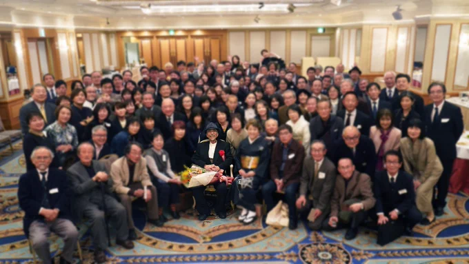 大学の恩師が亡くなりました。先生がいなかったら今のわたしはいなかった。本当になかった。先生、まだ先生と話し足りないよ。寂しいよ。先生から受けたご恩は生徒さんや後進に返していきます。先生、わたしを、デザイン界を、見守っていてください。竹原裕先生へ 感謝を込めて 宮田美穂 