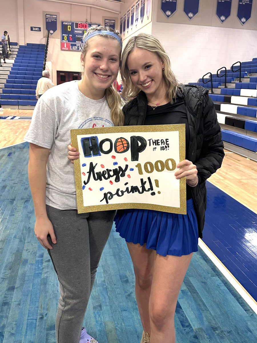 WitcherChloe's tweet photo. So excited to get to witness my lifelong friend get her 1,000 ( + ) point tonight as a FRESHMAN!! Congratulations @Avery_Mo10 !! ❤️🏀💙 #2027 #Goals #HoopThereItIs https://t.co/sIqD5NeB2b