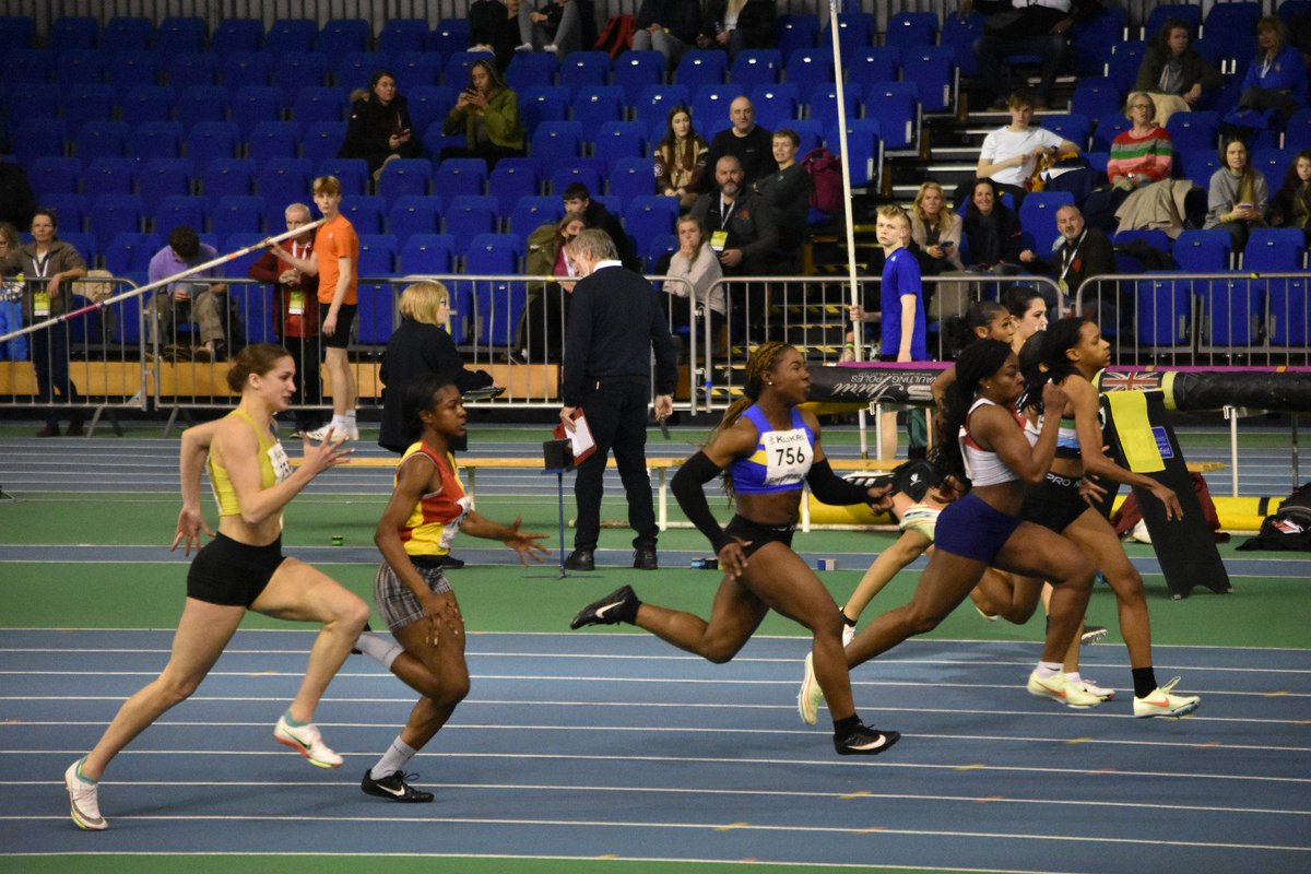 Action from the England Athetics U20/U17/U15 Champs in Sheffield begins at 10am. ▶ Results: meets.rosterathletics.com/public/competi… ▶ Live stream (day 1): youtube.com/watch?v=DWTRA5… ▶ Preview: englandathletics.org/news/preview-i…