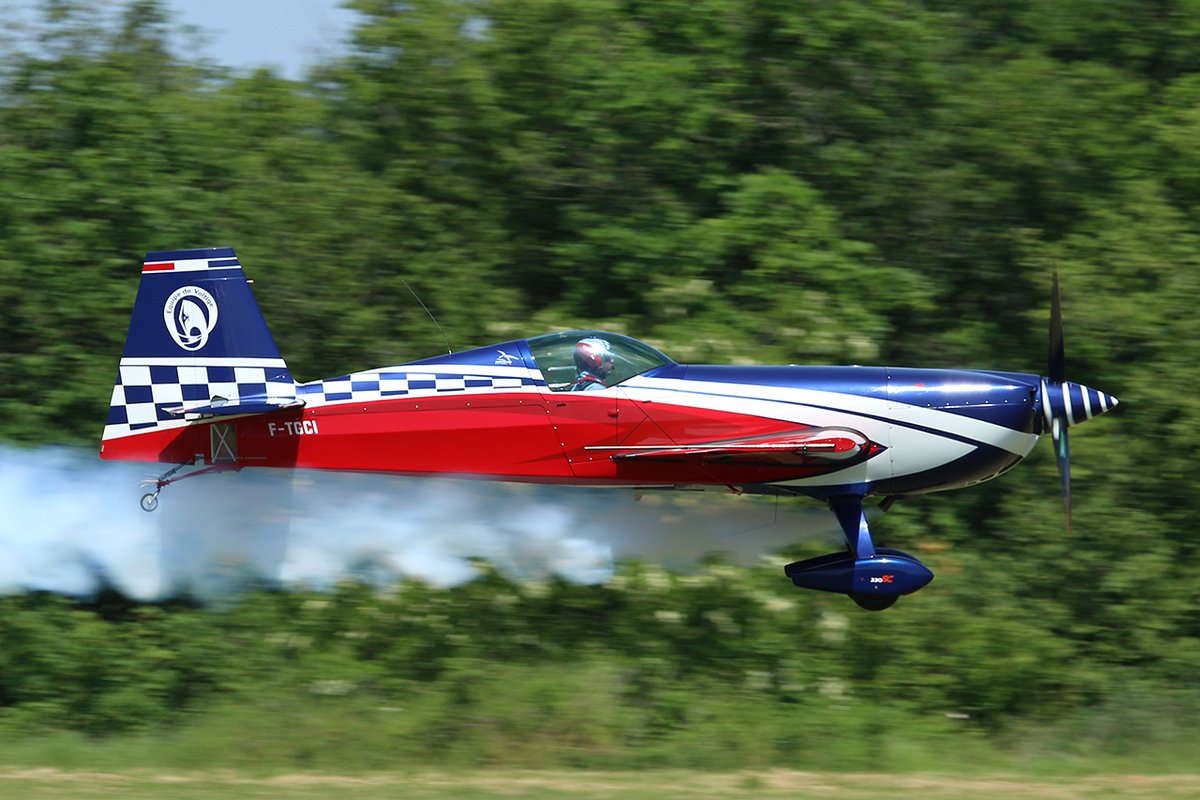 aerowebfrnet's tweet photo. L'équipe de voltige de l' Armée de l'Air et de l'Espace confirme sa participation au 51e meeting de Cerny - La Ferté-Alais avec la présence de trois Extra 330.
https://t.co/cLj8ojujDC
https://t.co/Y4uOp4i5Jd
https://t.co/1mu8X19enl https://t.co/gFPHYBItPY