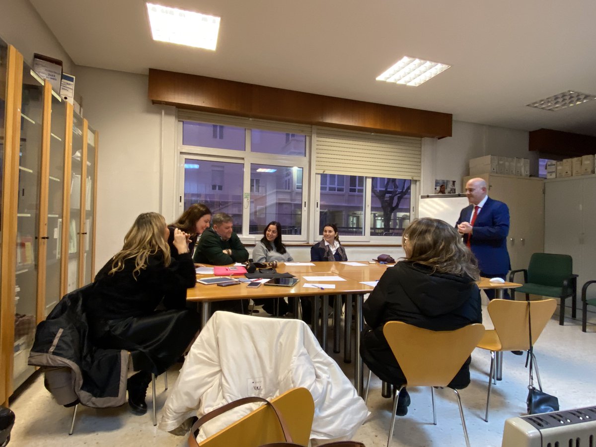 Décima sesión del máster de organización de eventos, protocolo y comunicación. #EIP-#ERLAC.
Toca descubrir las claves de la oratoria de la mano de <a href="/Mario_LGuerrero/">Mario López Guerrero</a>