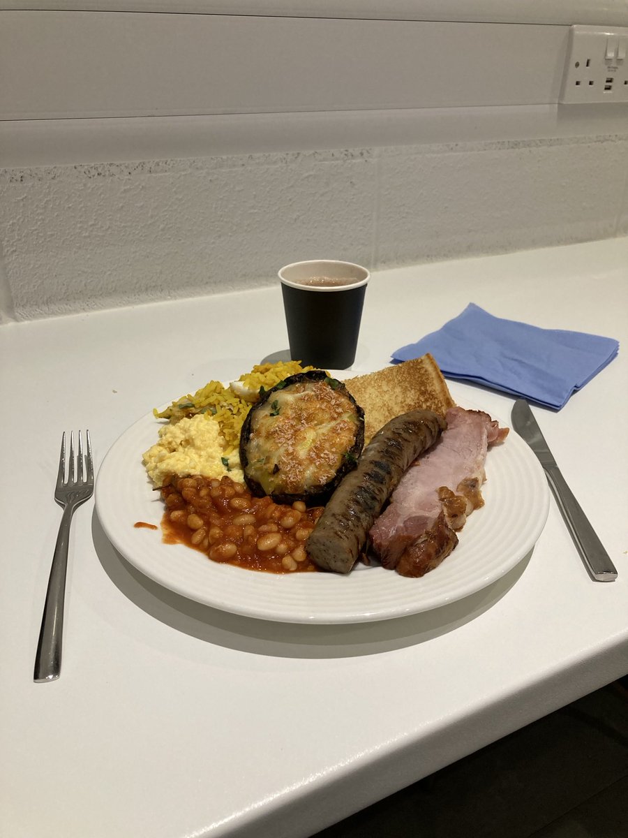 On the road before dawn to watch arguably the world’s best football team - and greeted at the Etihad by possibly the world’s best football breakfast! #MCIEVE alongside ⁦@jimbeglin⁩ for ⁦@premierleague⁩ viewers around the 🌍