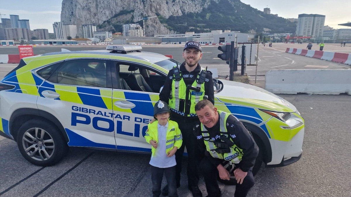 🚔

Yesterday, whilst on patrol at the airfield, two Gibraltar Defence Police officers met a young fan.

Wearing his own uniform, the youngster told PC Jayron Mauro and PC Michael Gaetto of his dreams to become a policeman when he is older.

#police
#futuregeneration