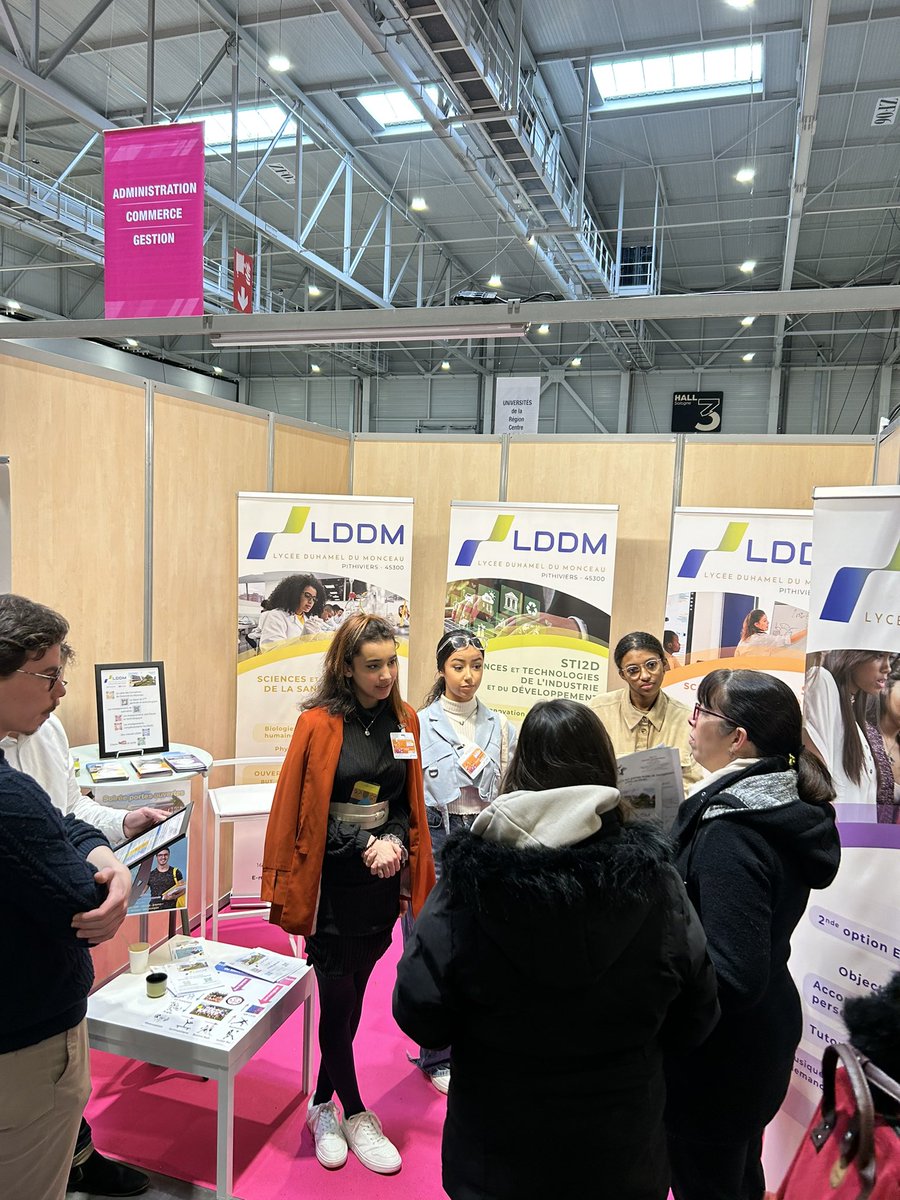 DuhamelLycee's tweet photo. 3e jour du forum de l’orientation et des métiers à CO’met Orléans. Nous accueillons les familles et nos futurs élèves pour présenter les spécificités de notre établissement et les parcours de réussite proposés aux élèves. Nouveauté 2024 : ouverture de la filière ST2S https://t.co/02SDnX8CY4