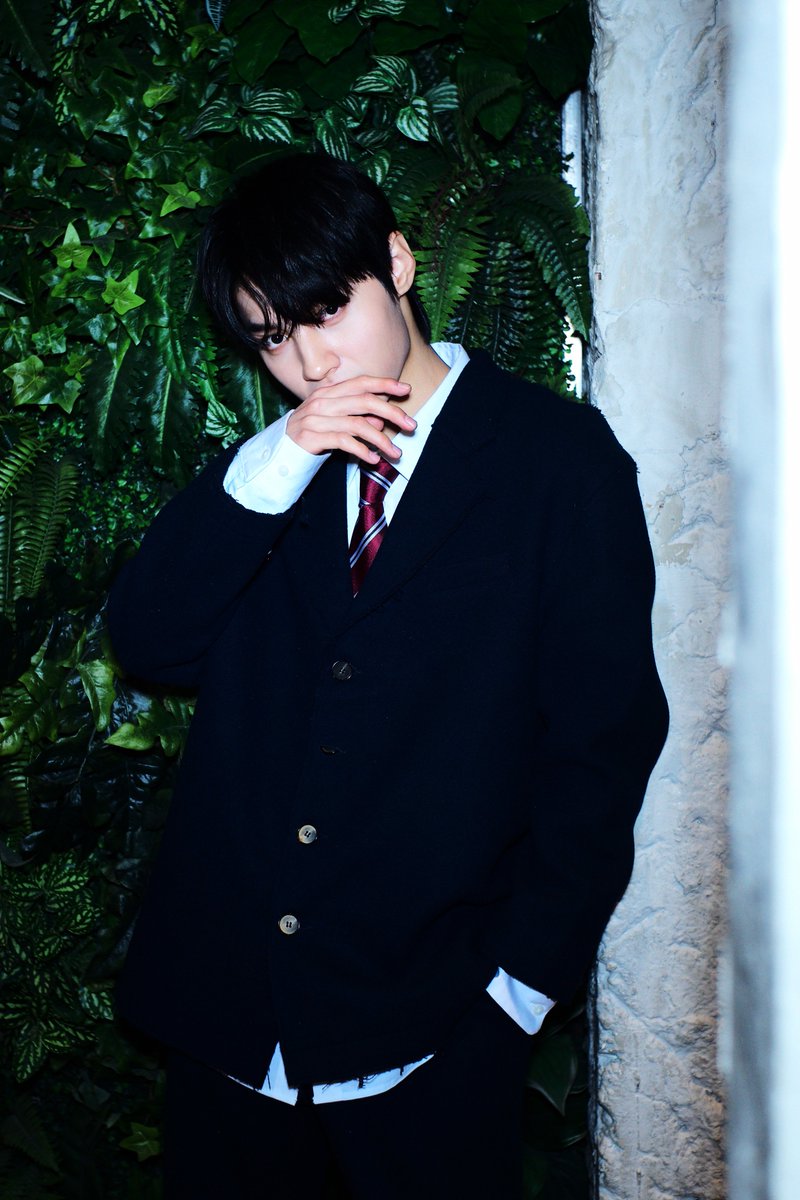 realwangjyunhao's tweet photo. みなさんHappy New Year!!
今日は旧正月なので家族と一緒にご飯を食べますよ〜
みんなも美味しいご飯たくさん食べてくださいね！
そして僕が台湾で取材を受けた記事がアップされました！
みなさんぜひチェックしてくださいね！
祝大家今年龍年 龍東龍東鏹🐲
#wangjyunhao 
#GUNO
#新年快樂 https://t.co/RsPQXqXCfc