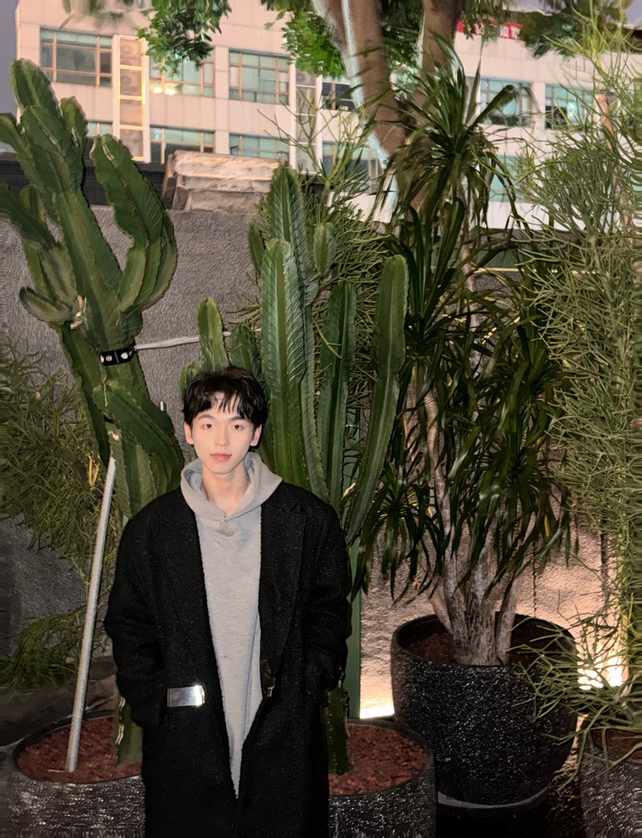 Ccomesh's tweet photo. 可以让我多收点红包吗##男高 #1s #深圳 https://t.co/mbgcJXQofY