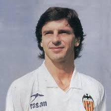 voltasport's tweet photo. 🎂 6️⃣4️⃣ Miguel #Bossio
El exfutbolista uruguayo después de su primera etapa en su país; Racing Club de Montevideo, IA Sud América y CA Peñarol, dejó huella en el fútbol español jugando para el Valencia CF, en el que es una de sus leyendas, CE Sabadell y Albacete Balompié. https://t.co/s4iwNm7R7n