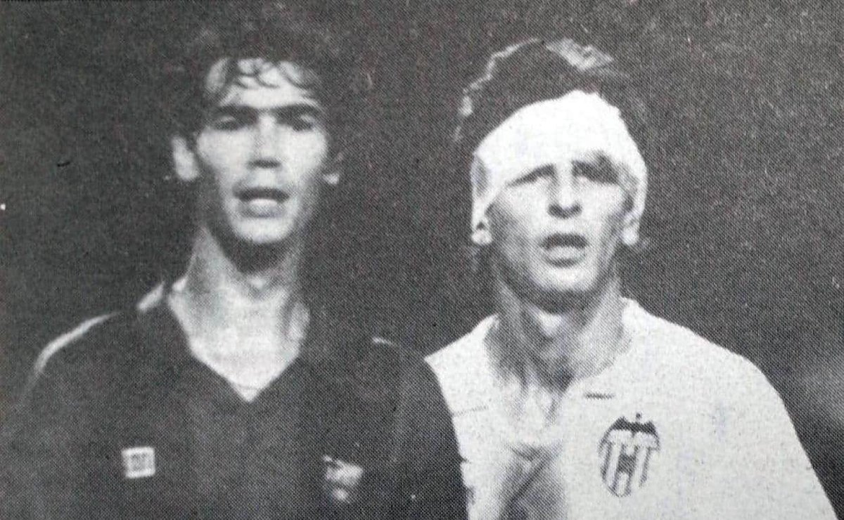 voltasport's tweet photo. 🎂 6️⃣4️⃣ Miguel #Bossio
El exfutbolista uruguayo después de su primera etapa en su país; Racing Club de Montevideo, IA Sud América y CA Peñarol, dejó huella en el fútbol español jugando para el Valencia CF, en el que es una de sus leyendas, CE Sabadell y Albacete Balompié. https://t.co/s4iwNm7R7n
